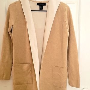Tahari tan sweater jacket opened front 2 patch pockets with hood xs